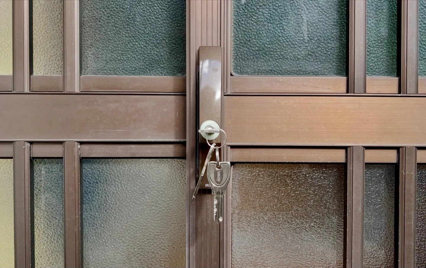 「古い引き戸の鍵トラブル、2時間30分かけて安心を取り戻すま...