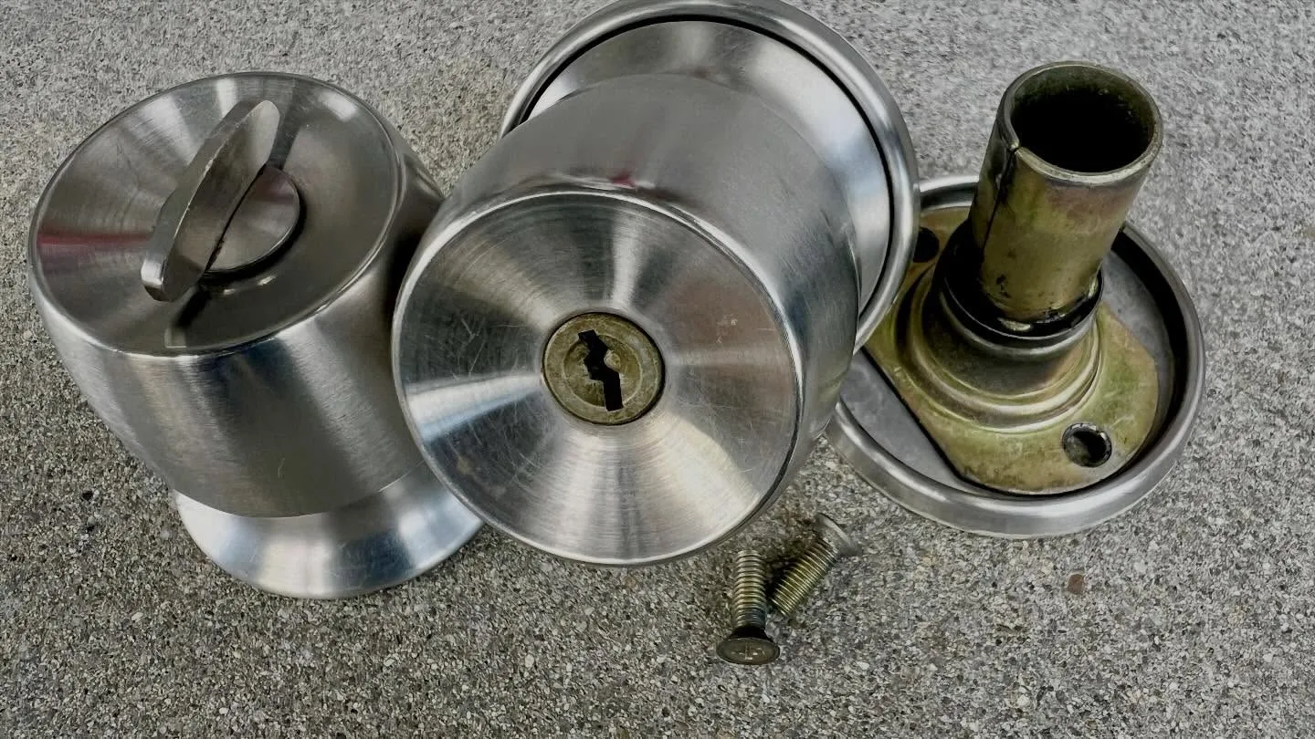 【現場主義の矜持】勝手口の鍵交換だけでは終わらせない