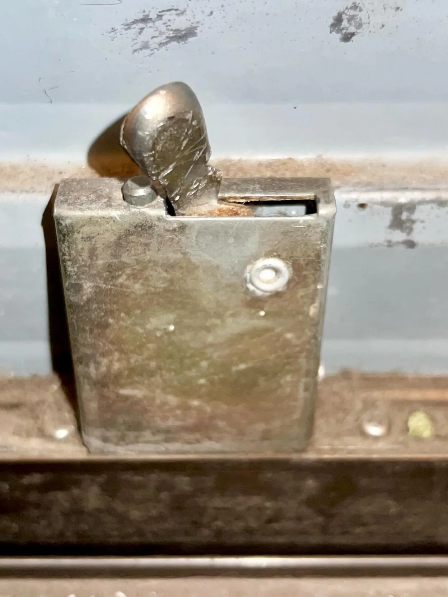 【40年以上前のスライド式雨戸の鍵トラブル】