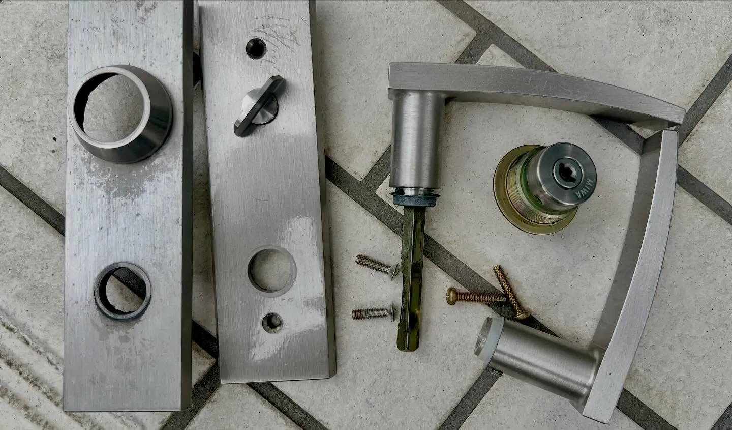 🔑【TOSTEMドアのH248鍵が空回り…原因調査と安全なシ...