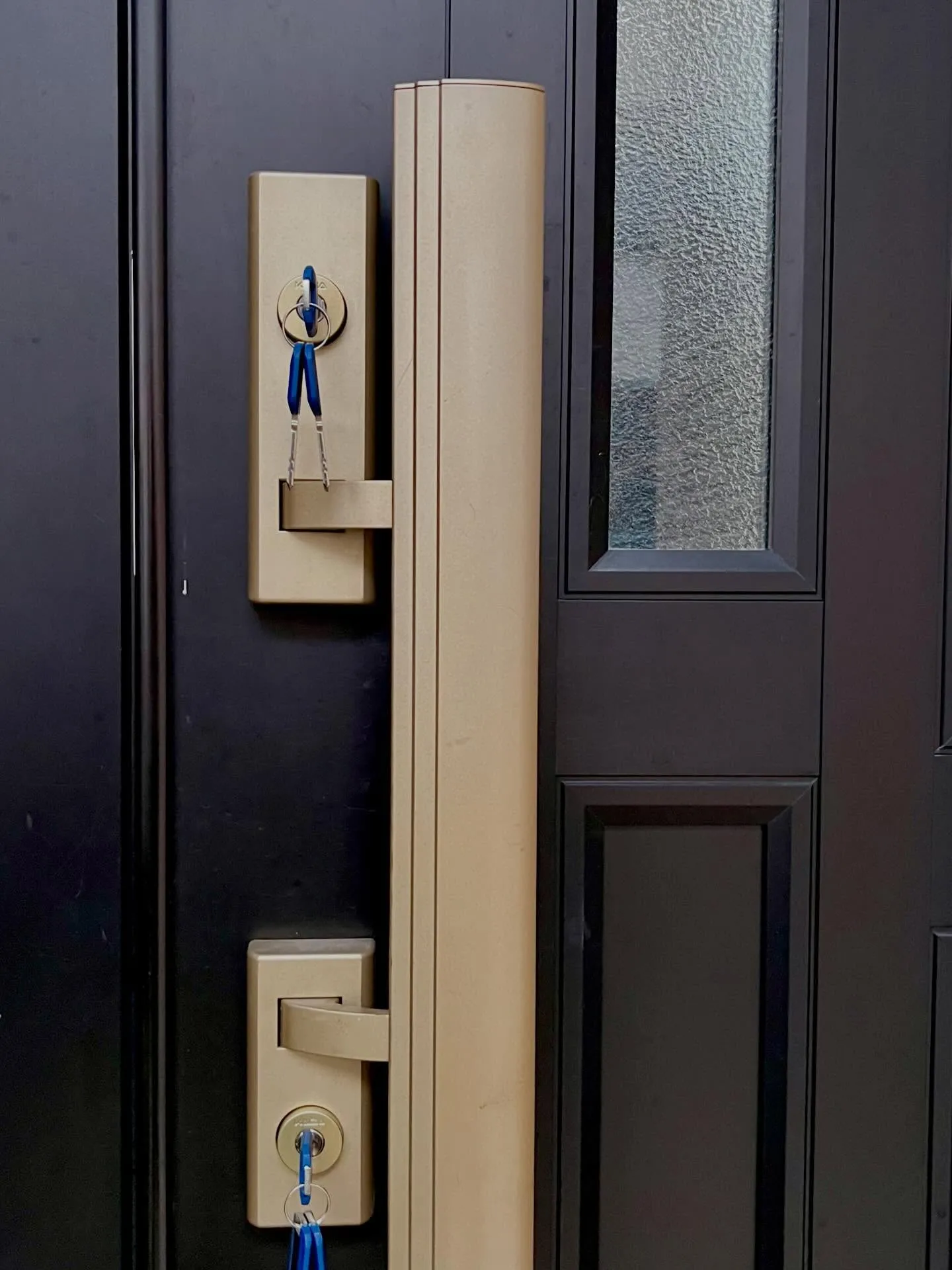 【玄関鍵の不調…原因はメーカー廃止シリンダーでした】