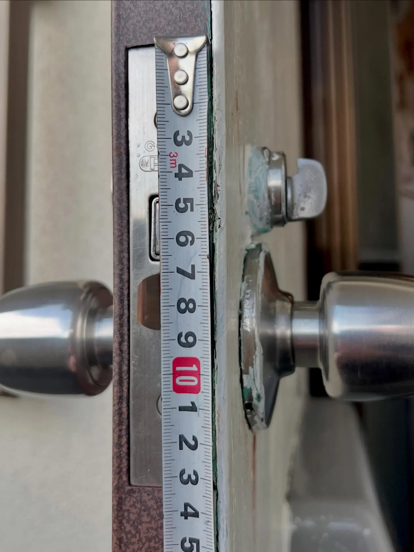 【ノブがグラグラ…原因は内部の固着と破損でした】