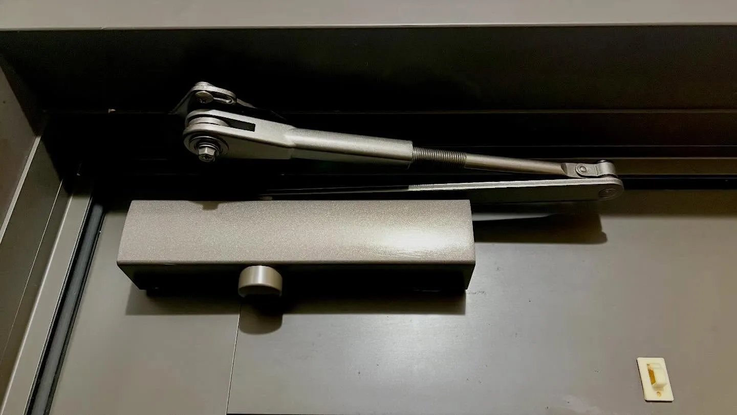 【20年選手のドアを30分で復活させた話。