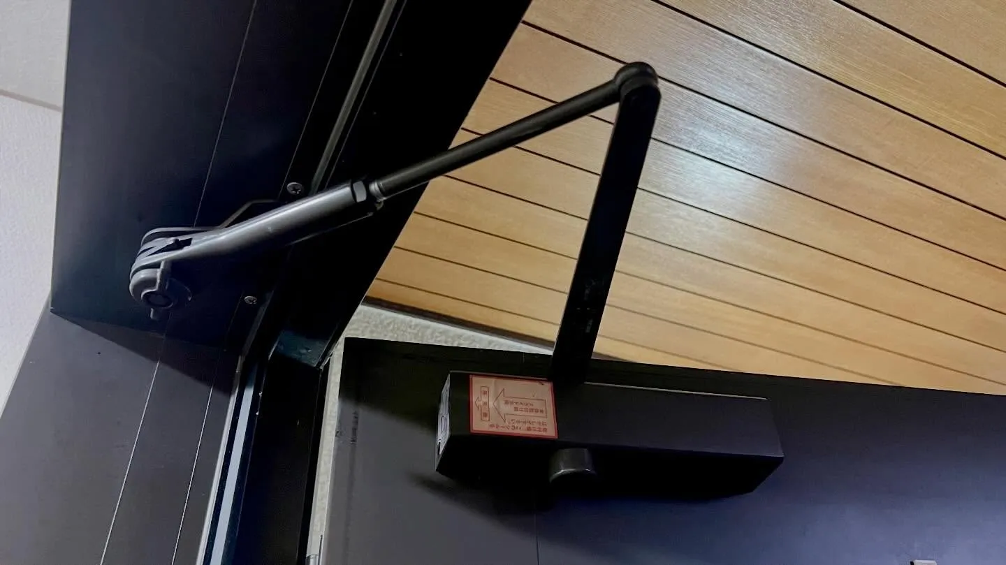 【20年選手のドアを30分で復活させた話。