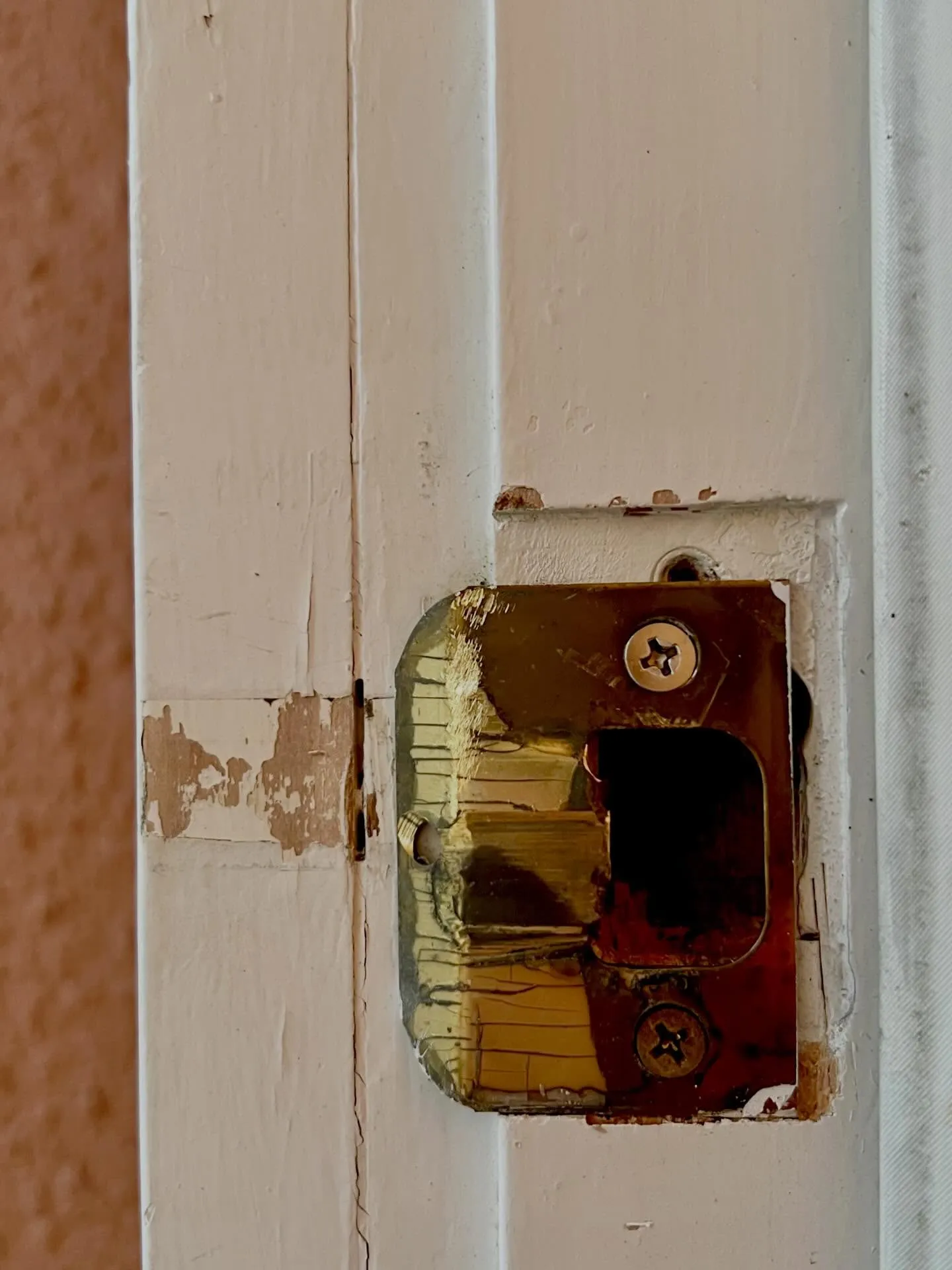 「3万円払ったのにテープだけ…現場で判明した本当の原因」