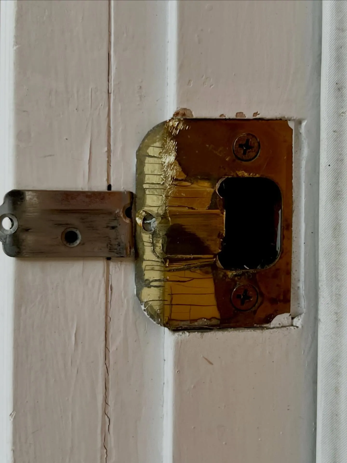 「3万円払ったのにテープだけ…現場で判明した本当の原因」