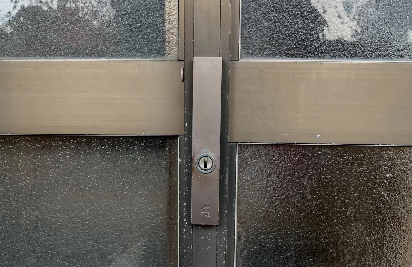 【空回りする引戸錠を緊急対応。