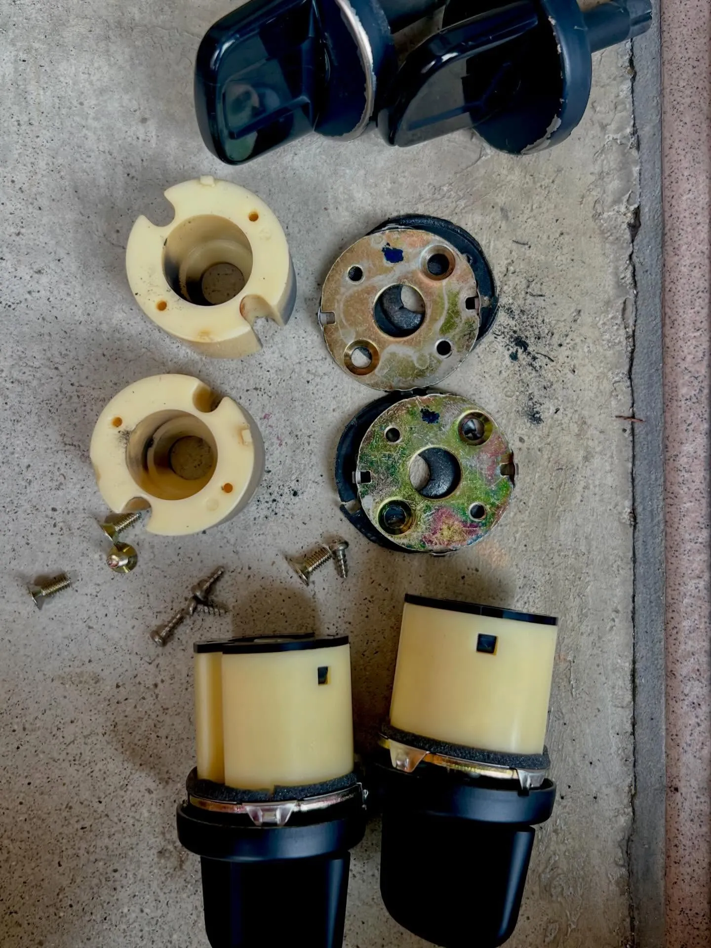 【LIXIL部品で旧TOSTEMドアの不具合4ヶ所を完全改善...