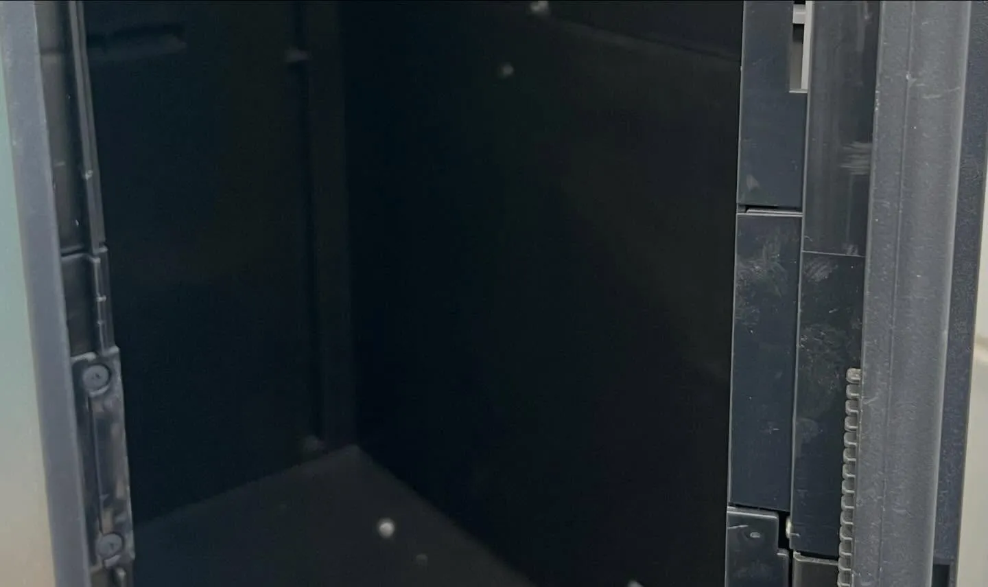 「鍵があるのかも不明、ノブも外れた状態…難案件のビル解錠に対...