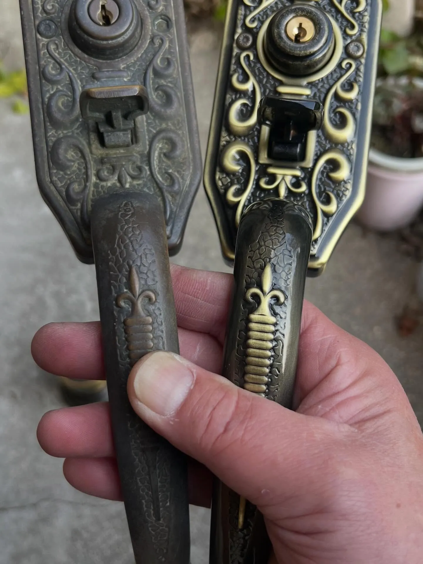 【40年以上前の三協アルミ錠前をリフレッシュ交換|昔の軽さが...