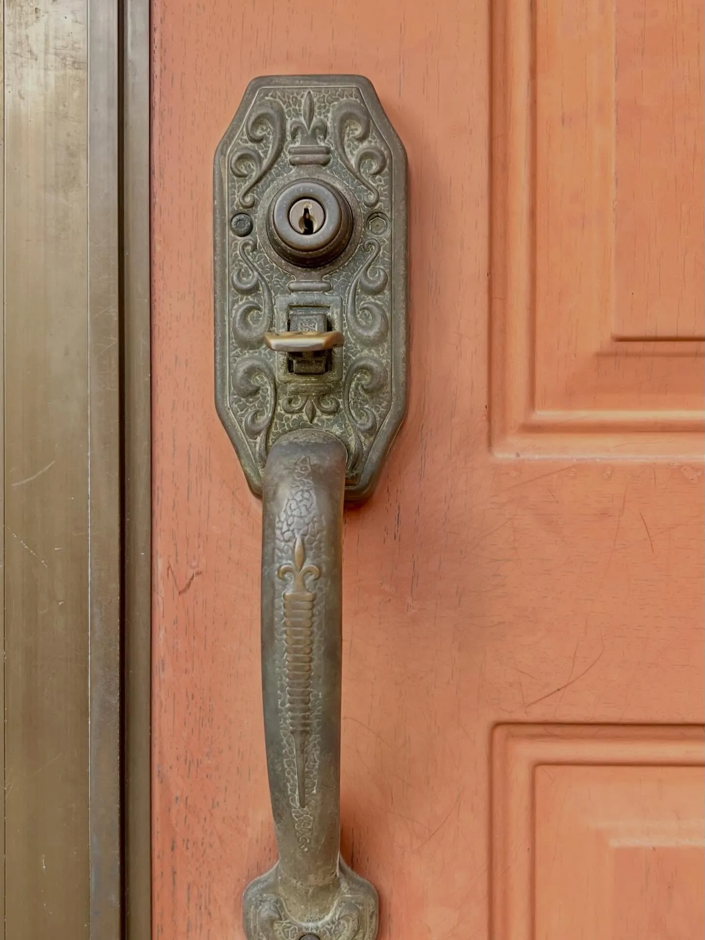 【40年以上前の三協アルミ錠前をリフレッシュ交換|昔の軽さが...