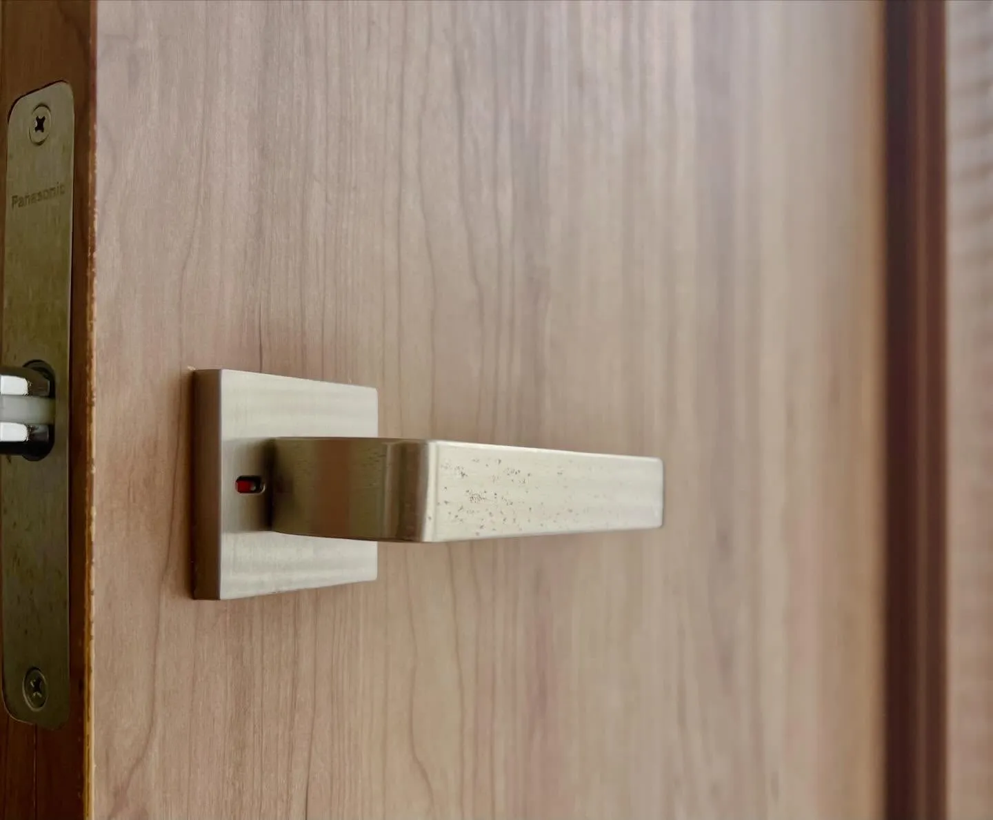 【10年放置されていたトイレ錠、ついに復活へ。