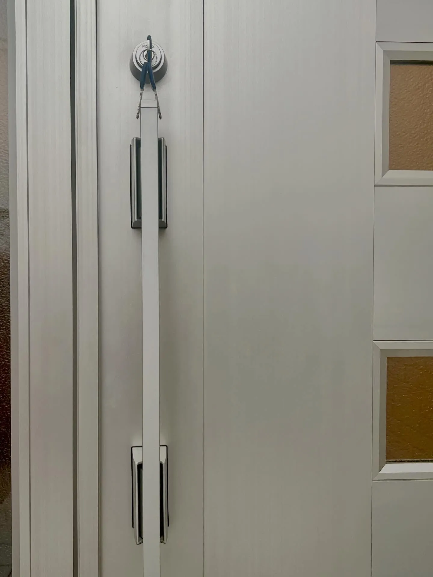 【玄関の鍵が回りにくくなる原因と交換対応について】