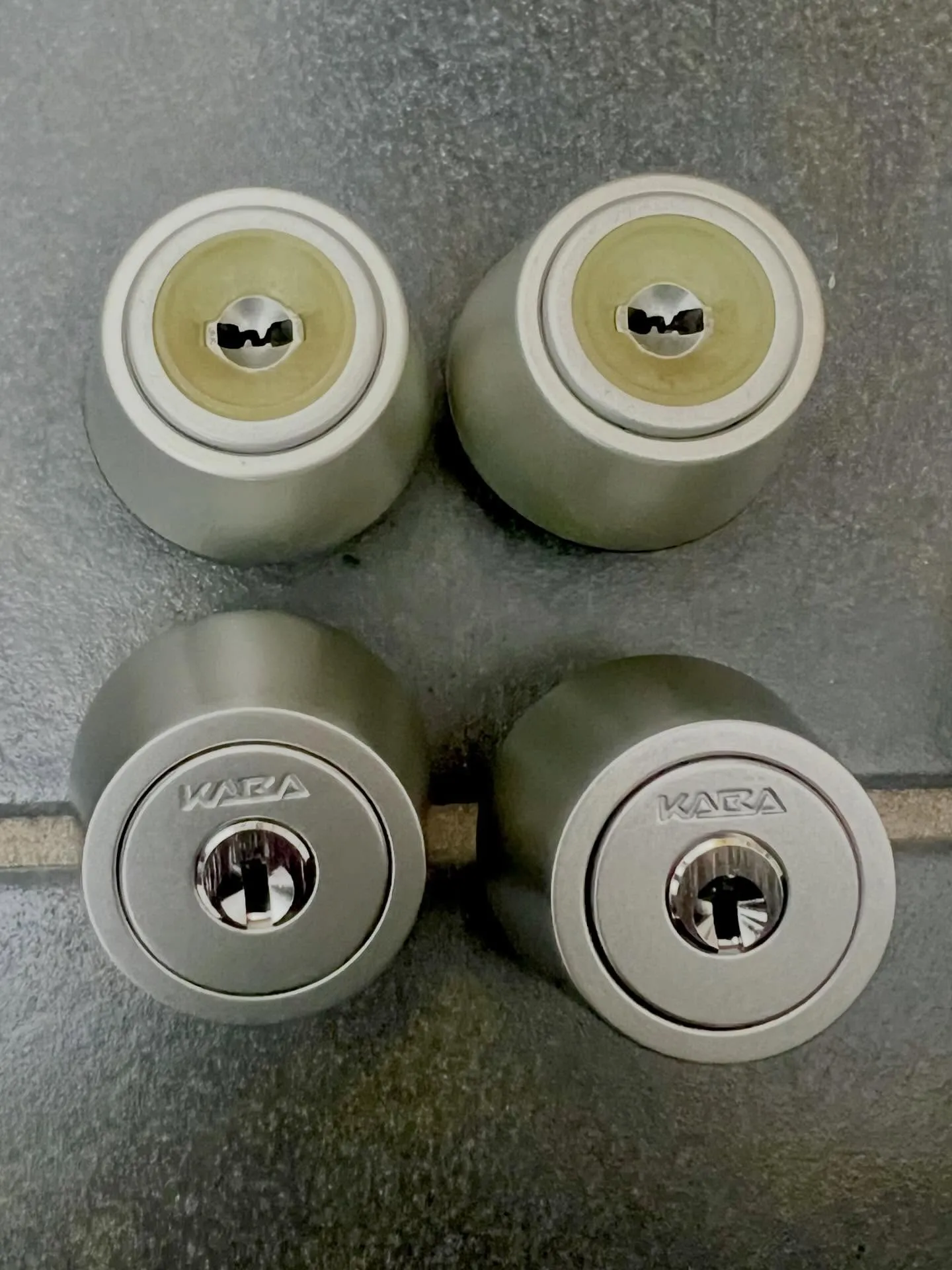 【玄関の鍵が回りにくくなる原因と交換対応について】