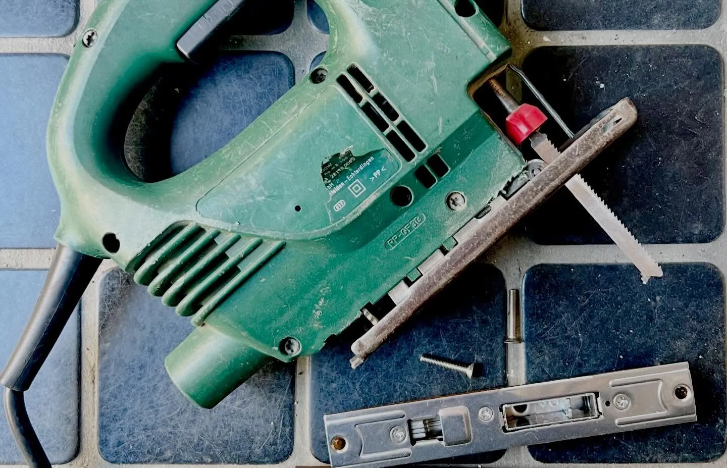 【早朝の鍵折れトラブル対応URキー特有の症状と引違い戸錠の適...