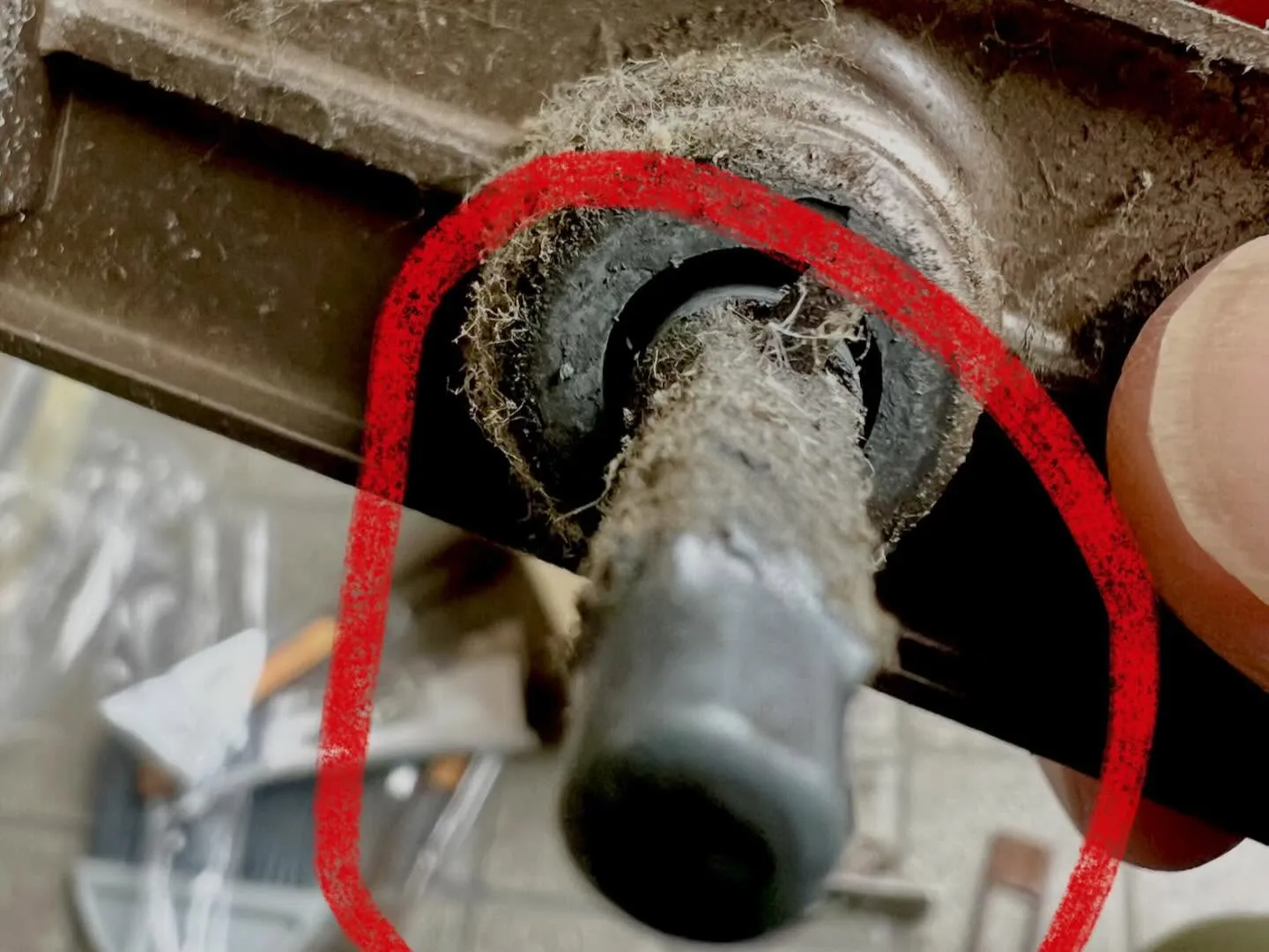 【中から鍵がかからない…原因は角芯の摩耗。