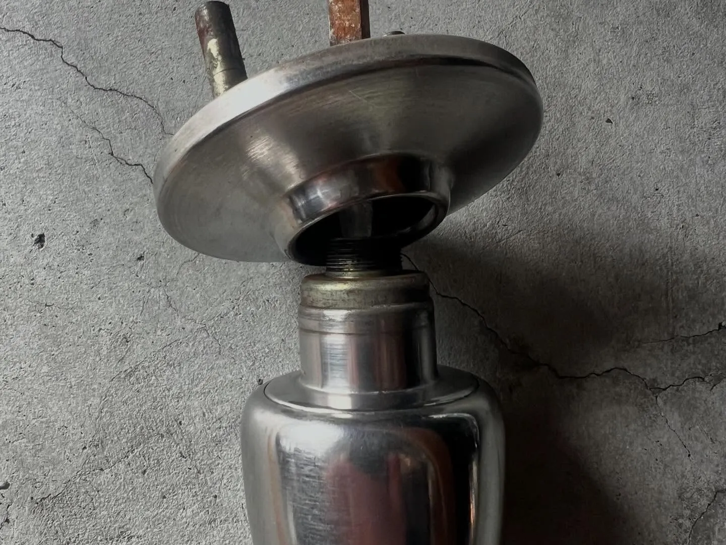 【無駄な出費はさせません抜けそうなドアノブ、最小コストで直し...