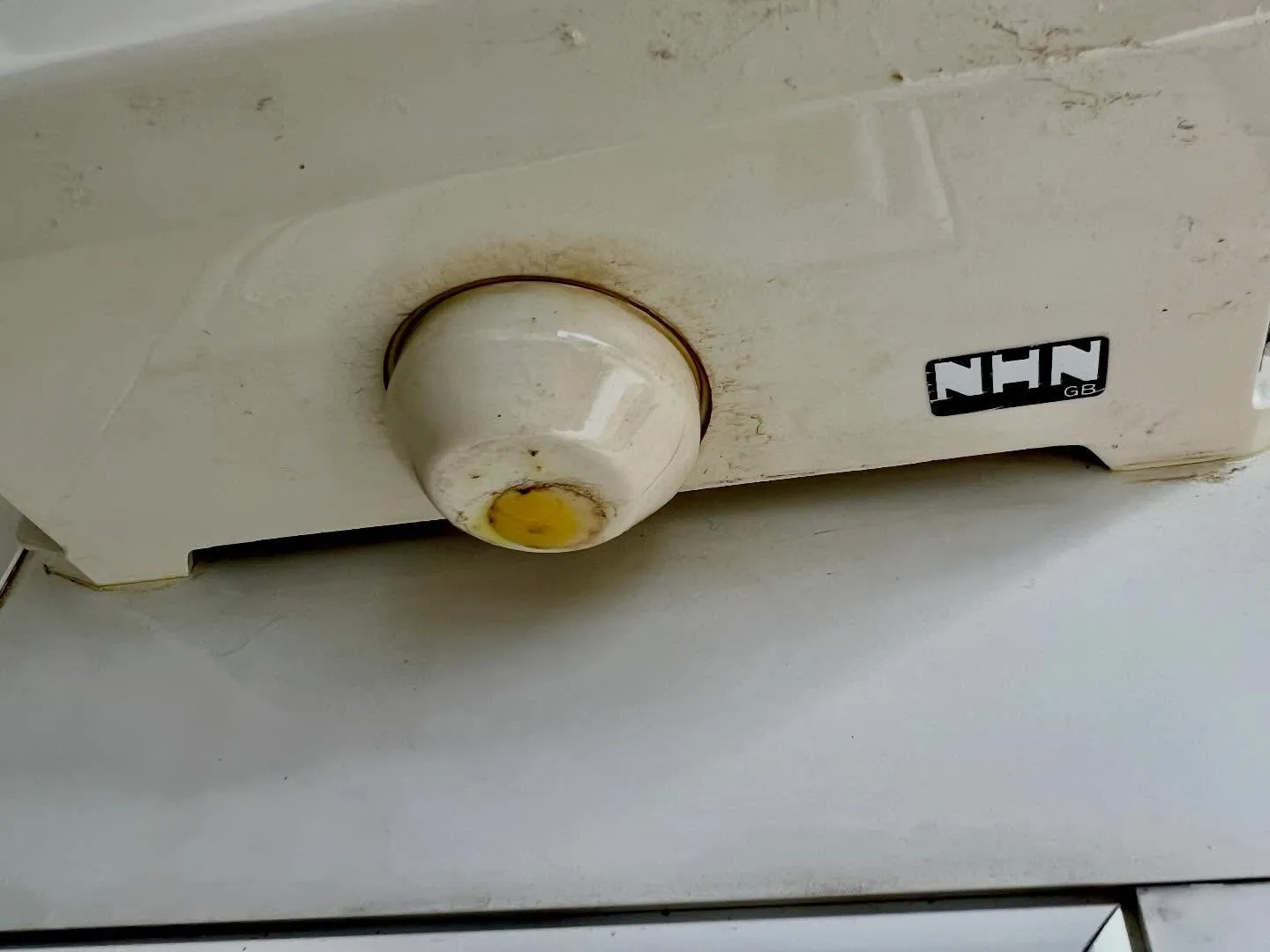 【ドアクローザー不良による急閉問題を安全に解決しました】