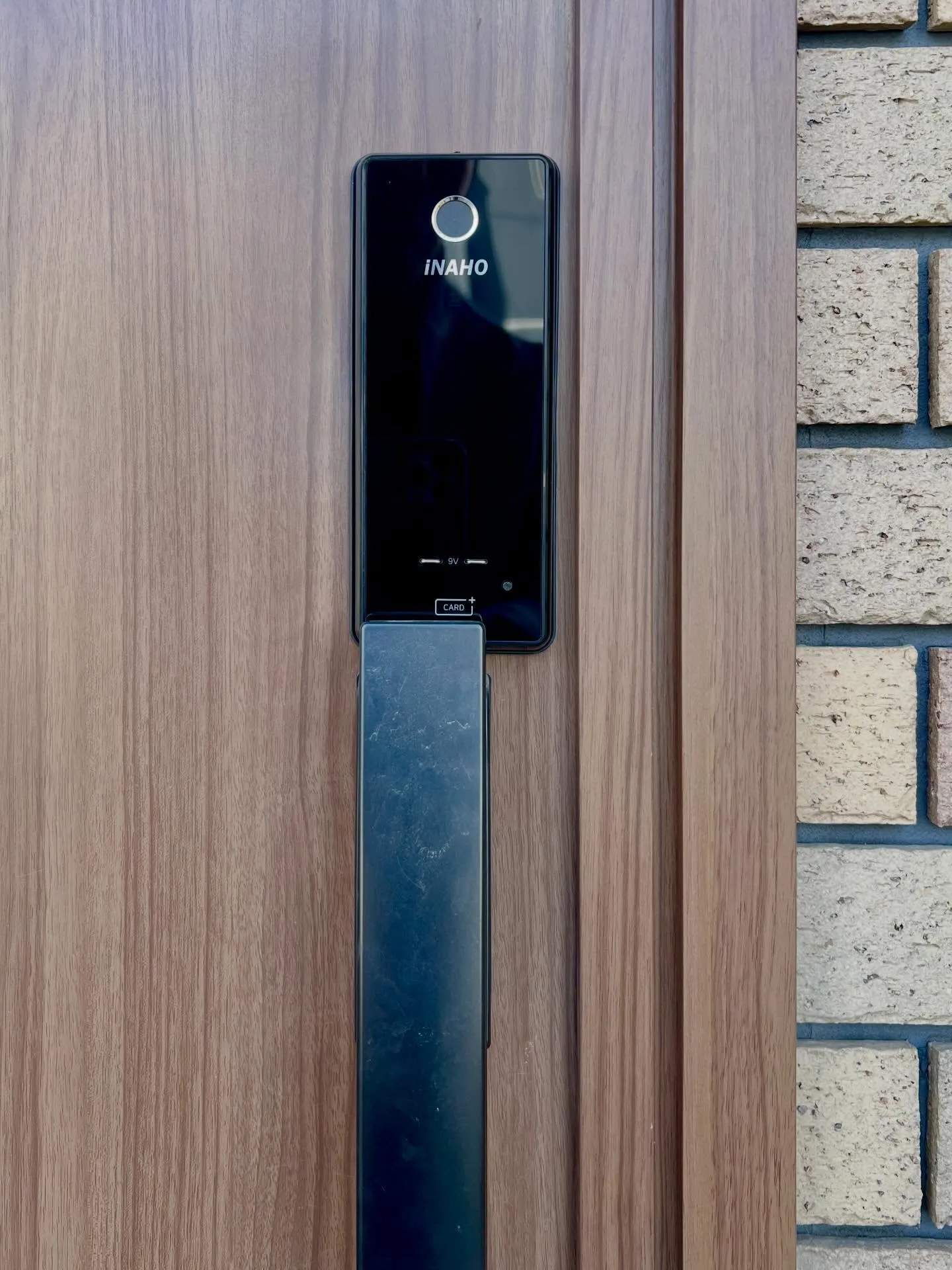 【築浅物件での鍵交換予定から、スマートロック導入へ】