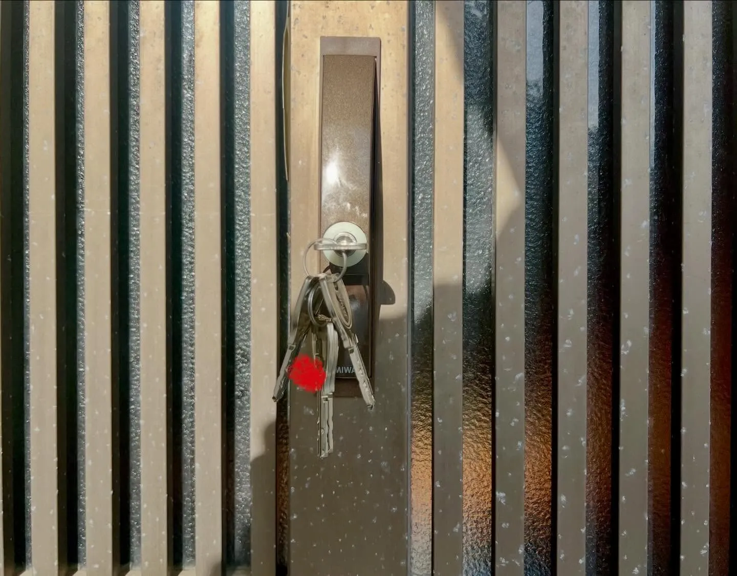 【本日の現場対応、内側から施錠できない引き違い錠の原因と交換...