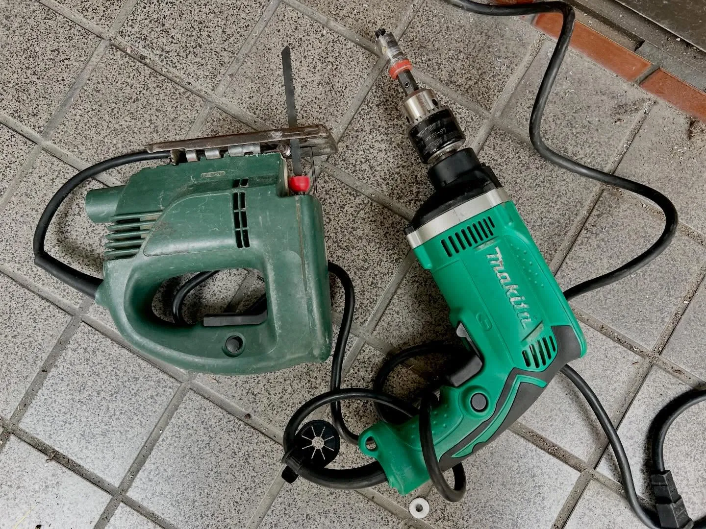 【40年以上前の引戸でも対応可能|廃盤錠前を真ん中に新規取付...