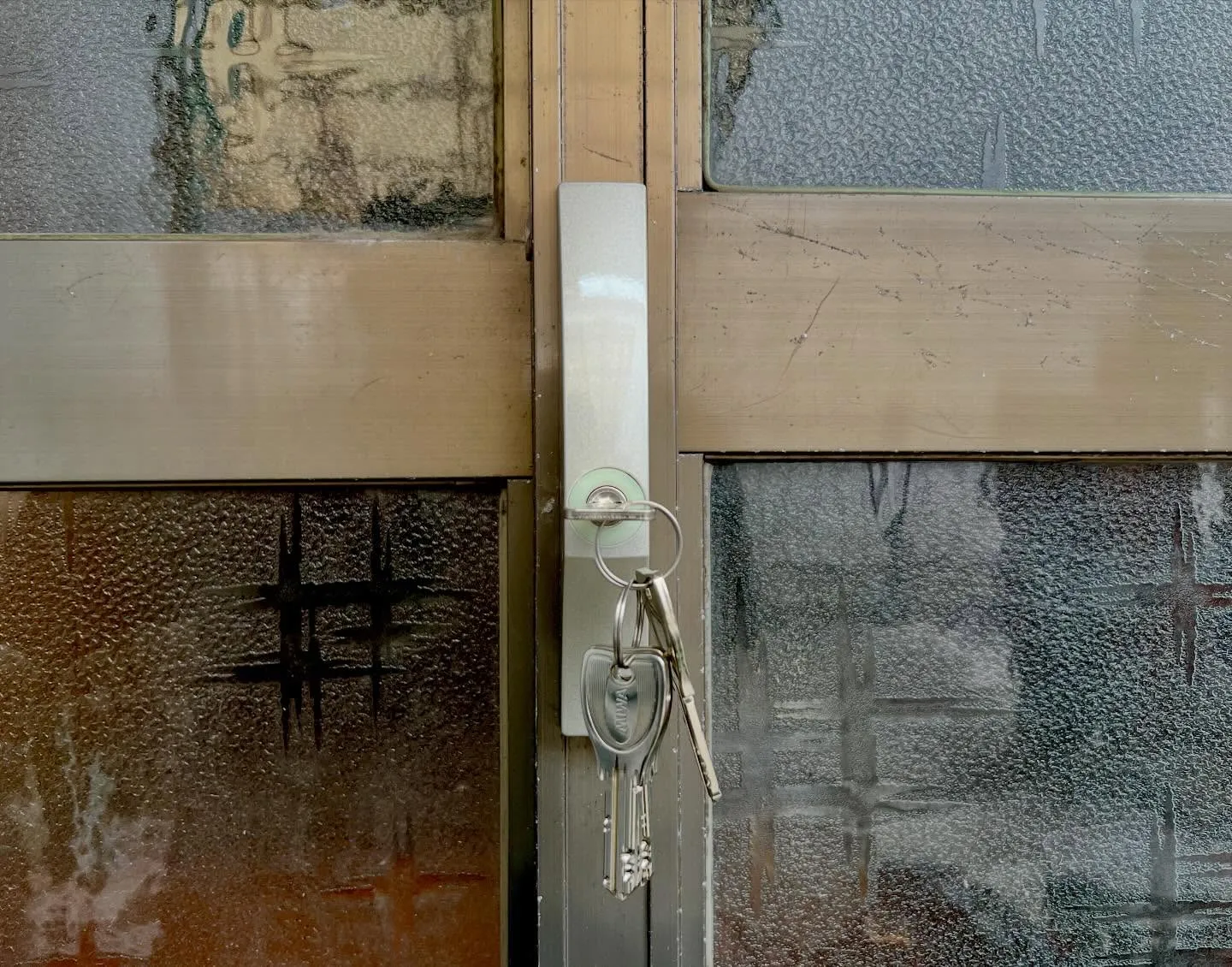 【40年以上前の引戸錠を最新仕様へ安全アップデート】