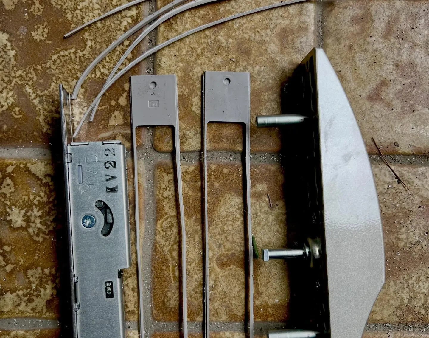 【40年以上前の引戸錠を最新仕様へ安全アップデート】