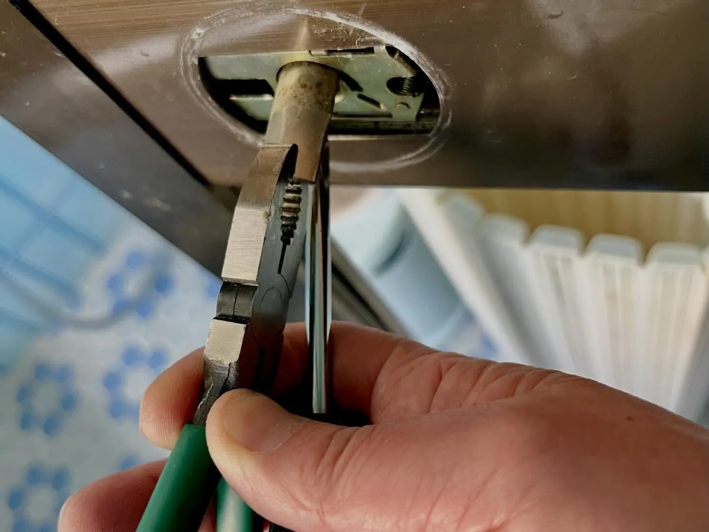 【浴室レバー脱落 → 鍵が開かない緊急事態!無事に解決した一...