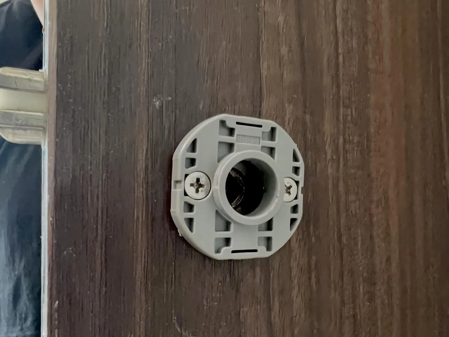 「部品供給終了の室内錠を、現場判断で確実に復旧」