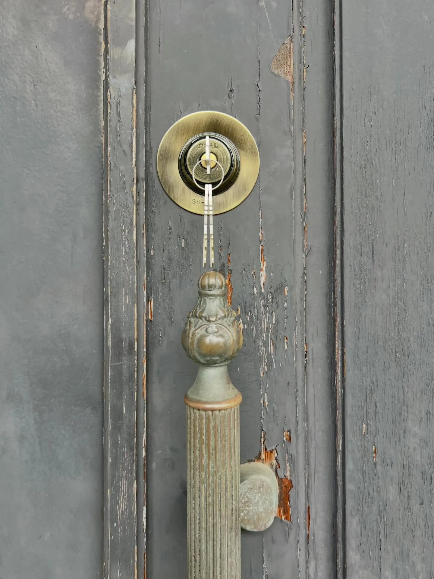 【アメリカ規格の玄関錠を日本製へ確実に交換した施工事例】