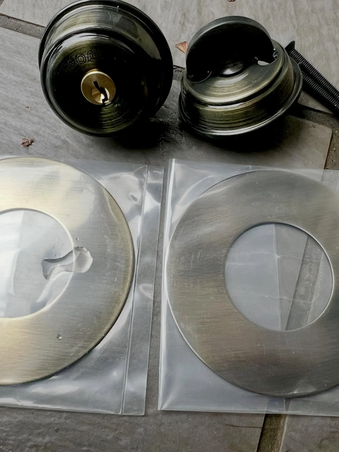 【アメリカ規格の玄関錠を日本製へ確実に交換した施工事例】