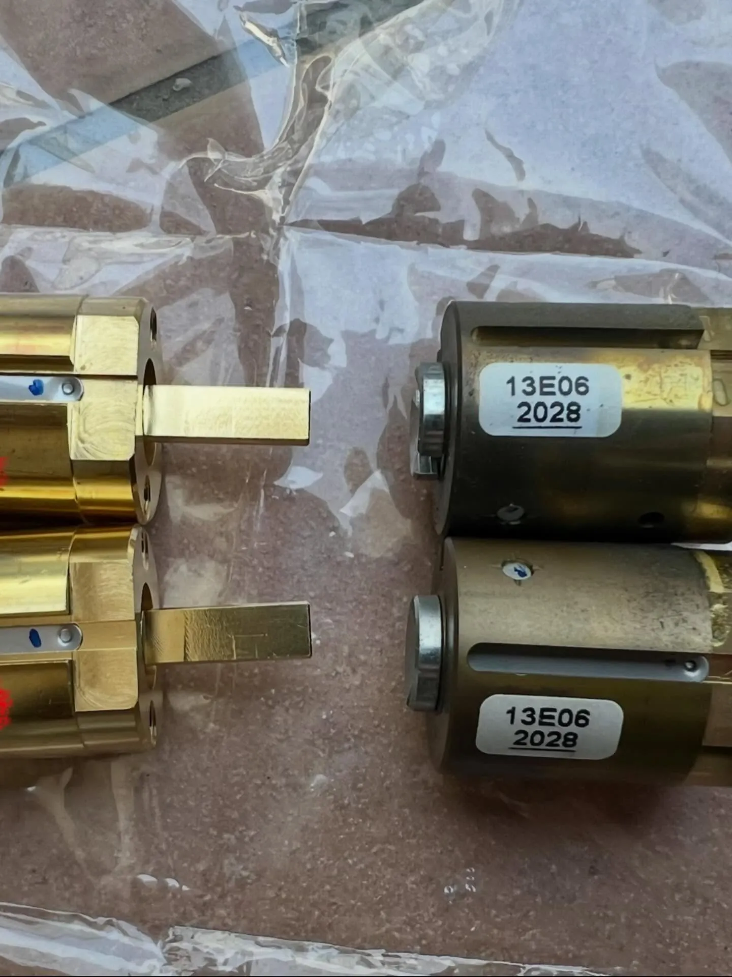 【YKKapヴェナートドアのピタットキー専用シリンダー交換を...