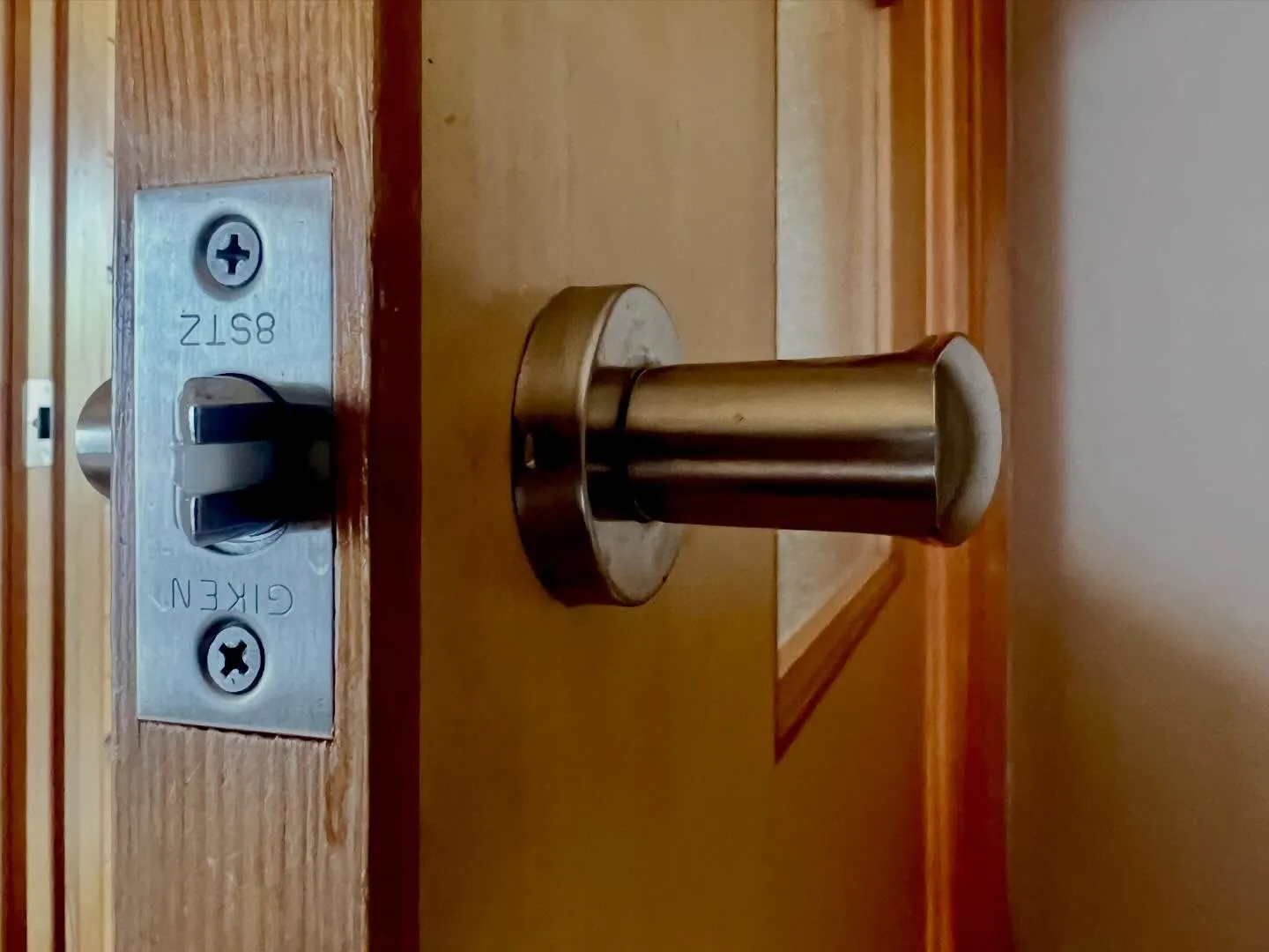 【朝イチの違和感は、放置すると閉じ込めリスクに変わります。