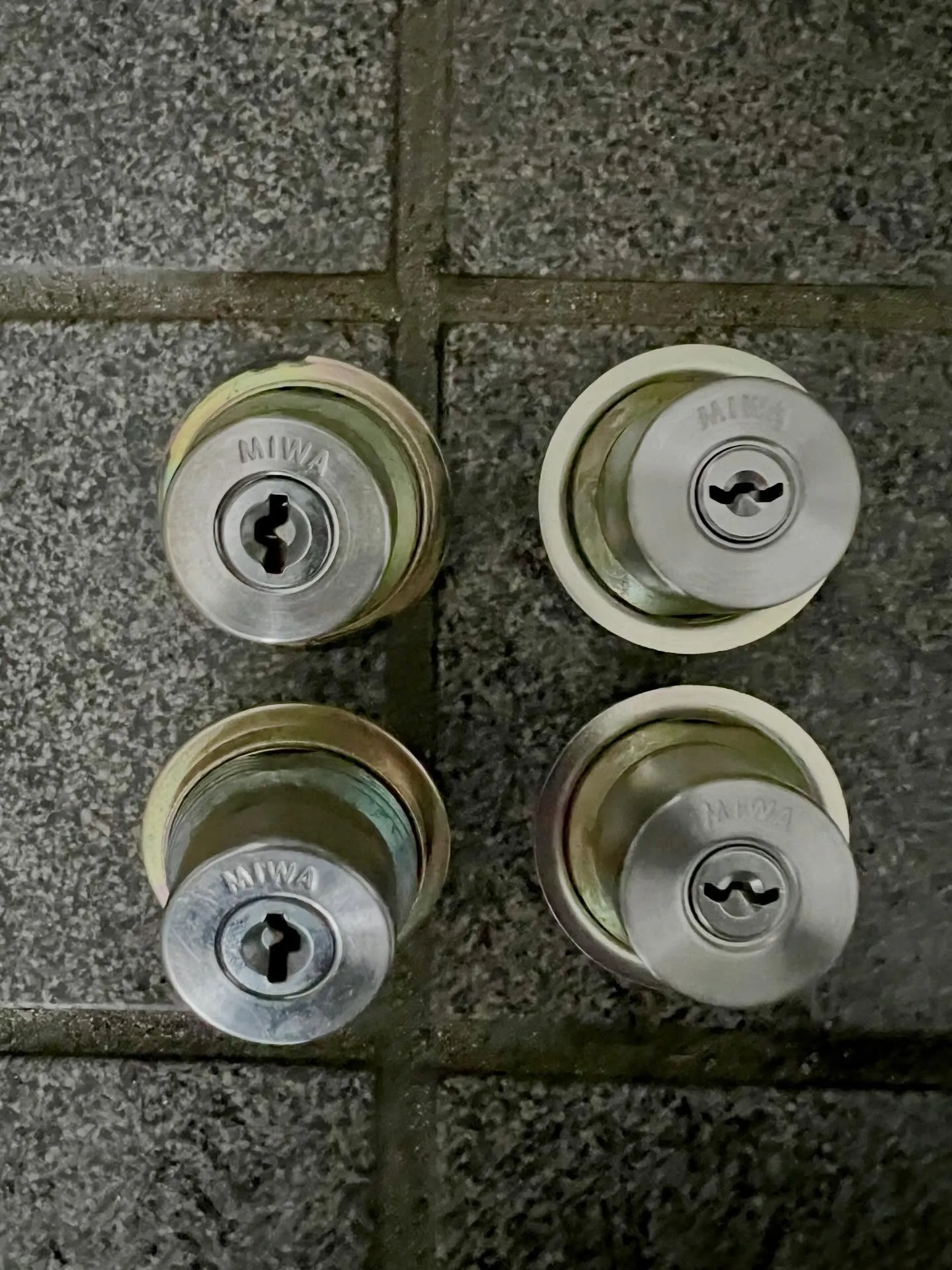 【鍵紛失時こそ見直しの好機、縦型くの字キーからU9へ、安全性...