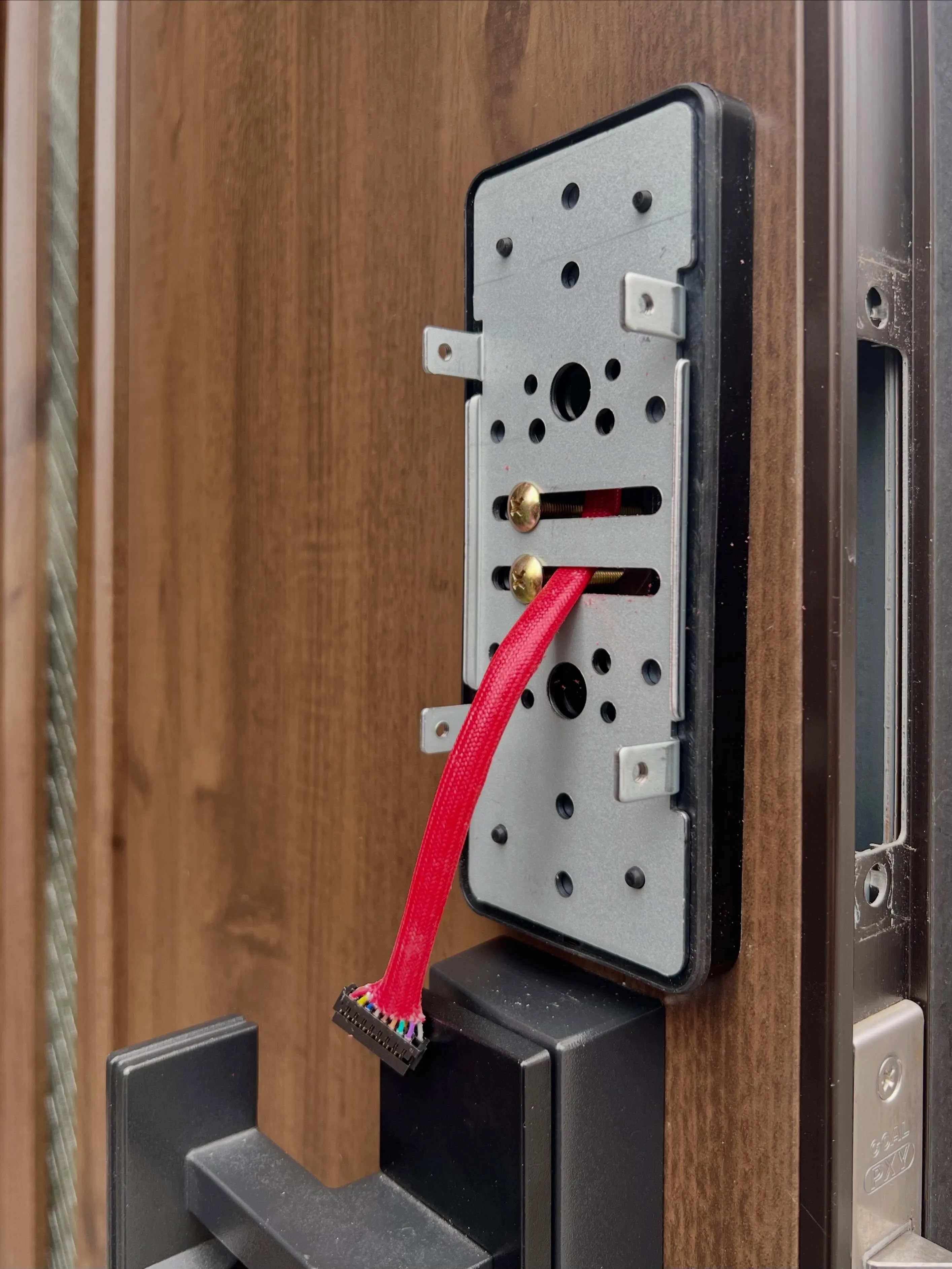 【築7年の三協アルミドアにスマートロック導入｜加工なしで価値...