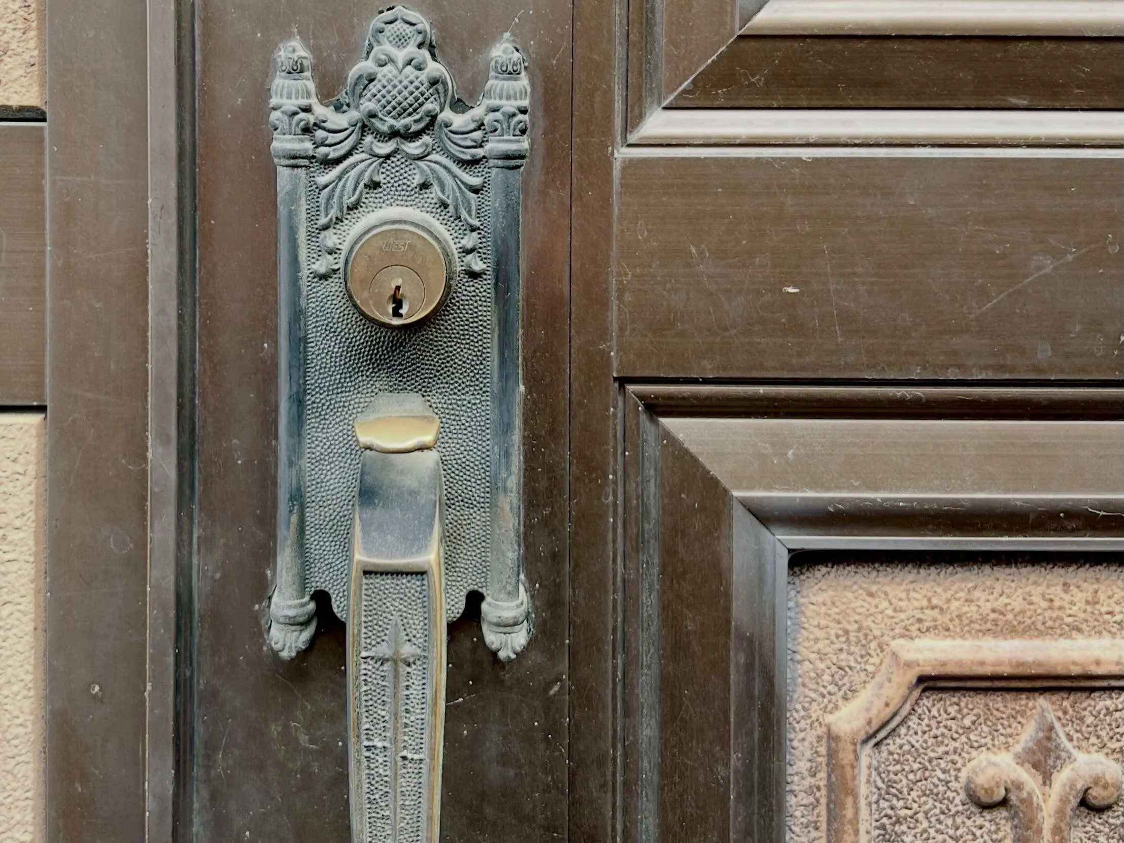 【YKKグロスターツインの片側シリンダー交換｜丁寧な一件が次...