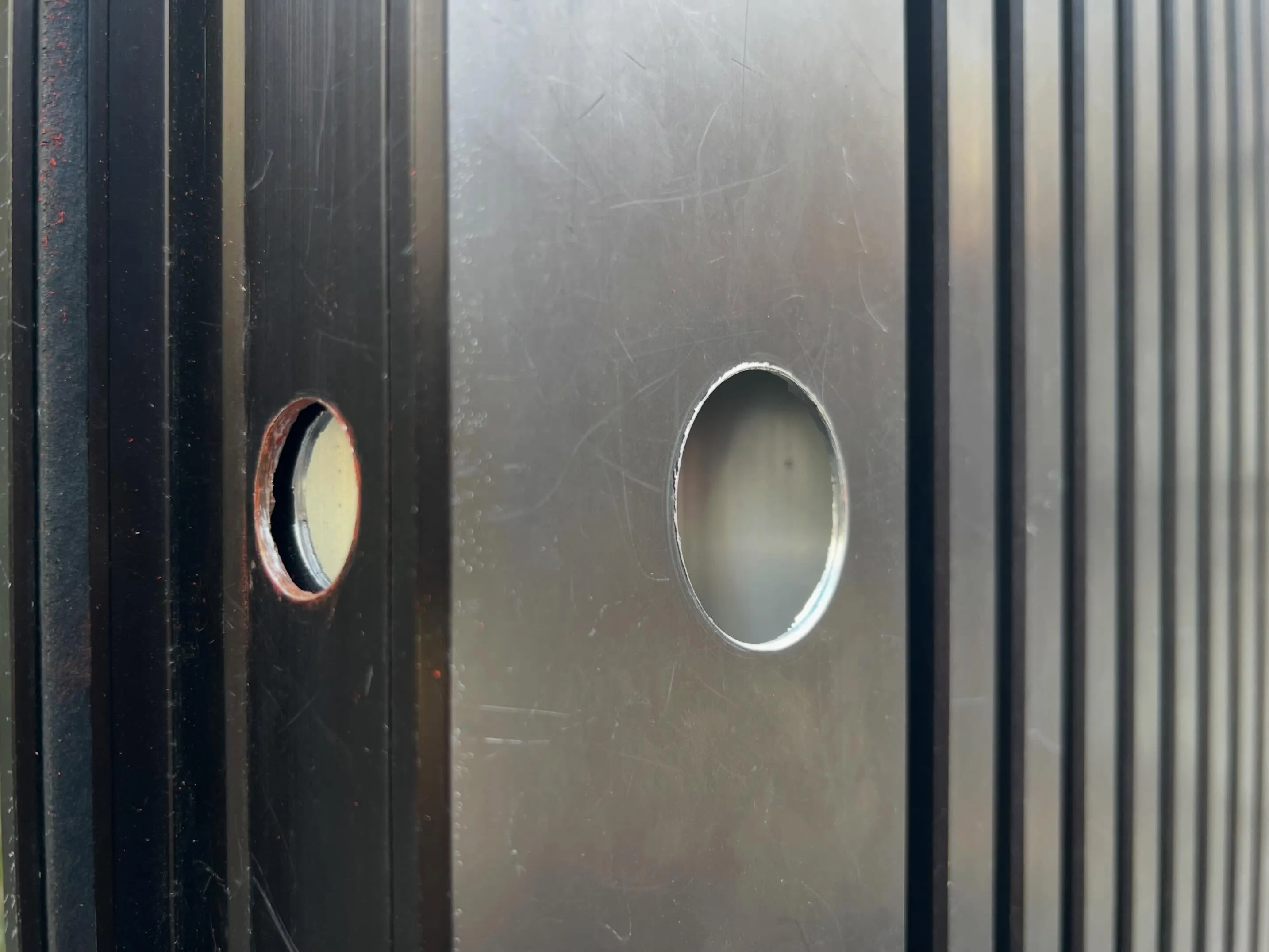 【折れた鋳物パーツからの逆転劇54mmドアを救った両面シリン...