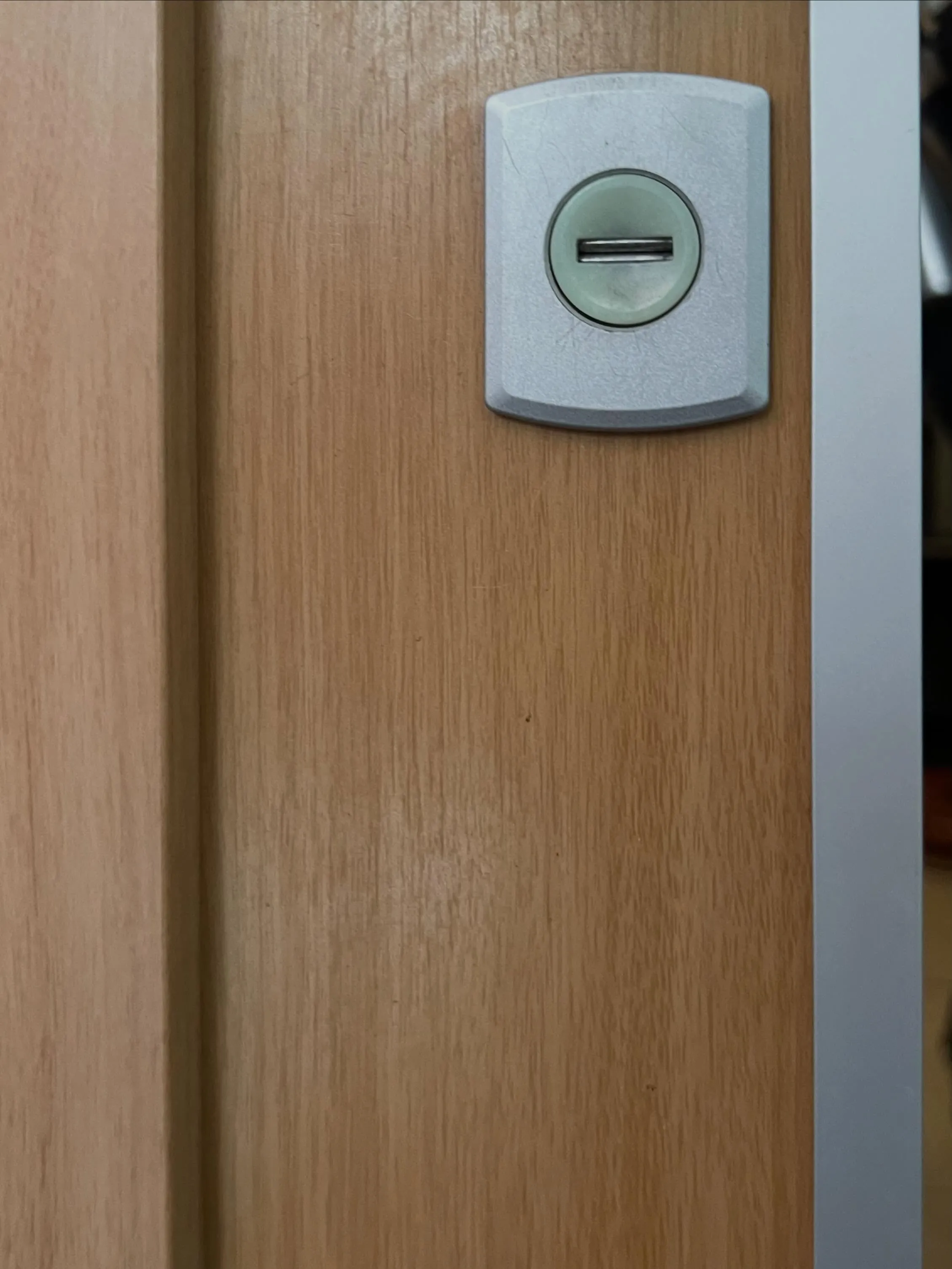 【原因はたった1本のネジ、片引戸フリーサムターン不具合の真相...