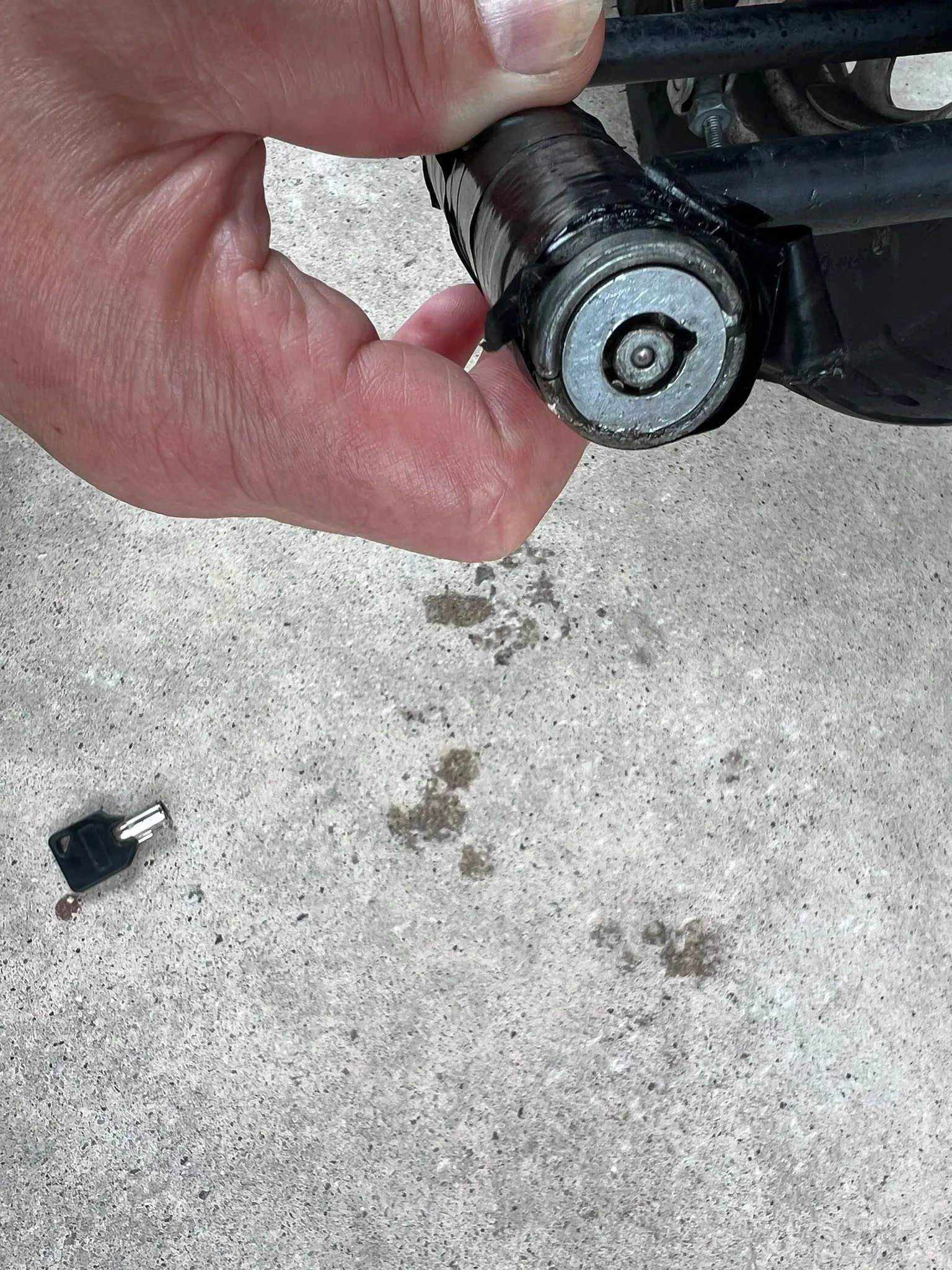 🔐【バイクU字ロックが開かない…原因は鍵ではなく本体側の故障...