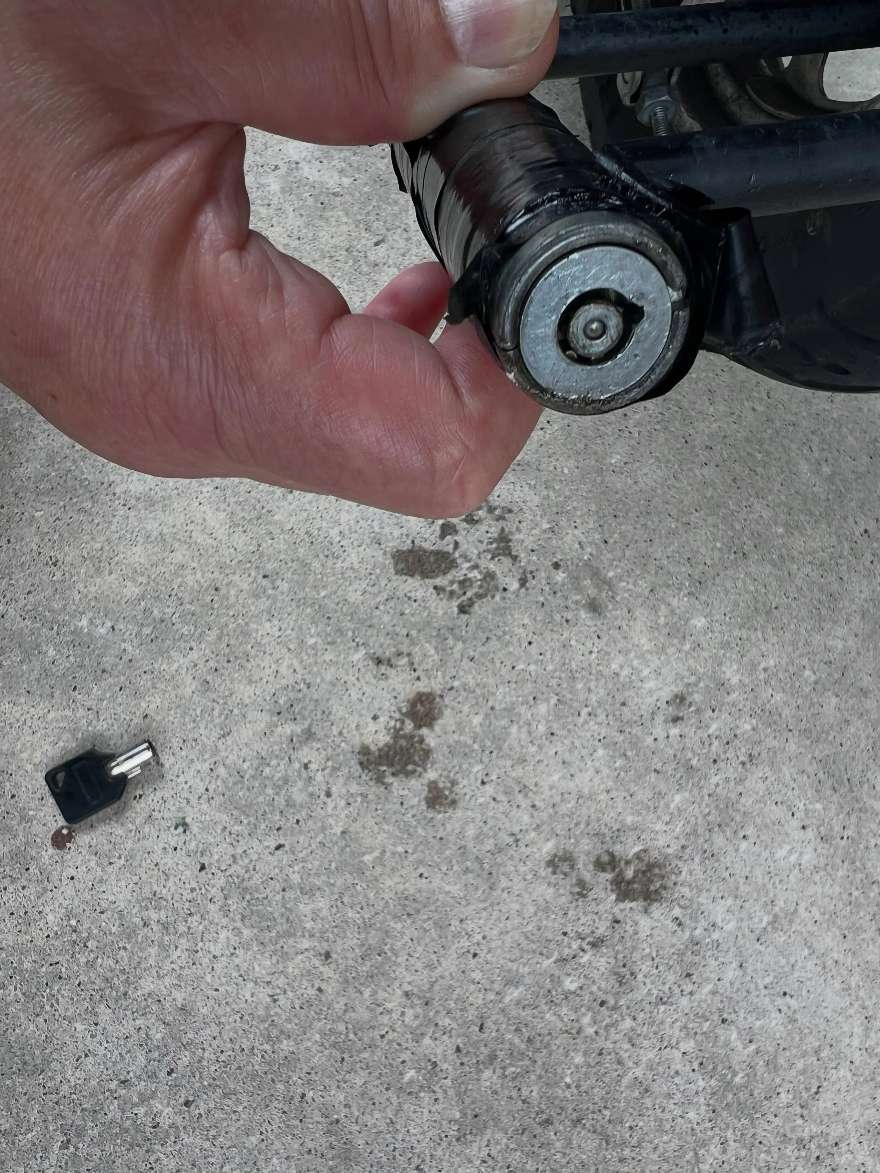 🔐【バイクU字ロックが開かない…原因は鍵ではなく本体側の故障...