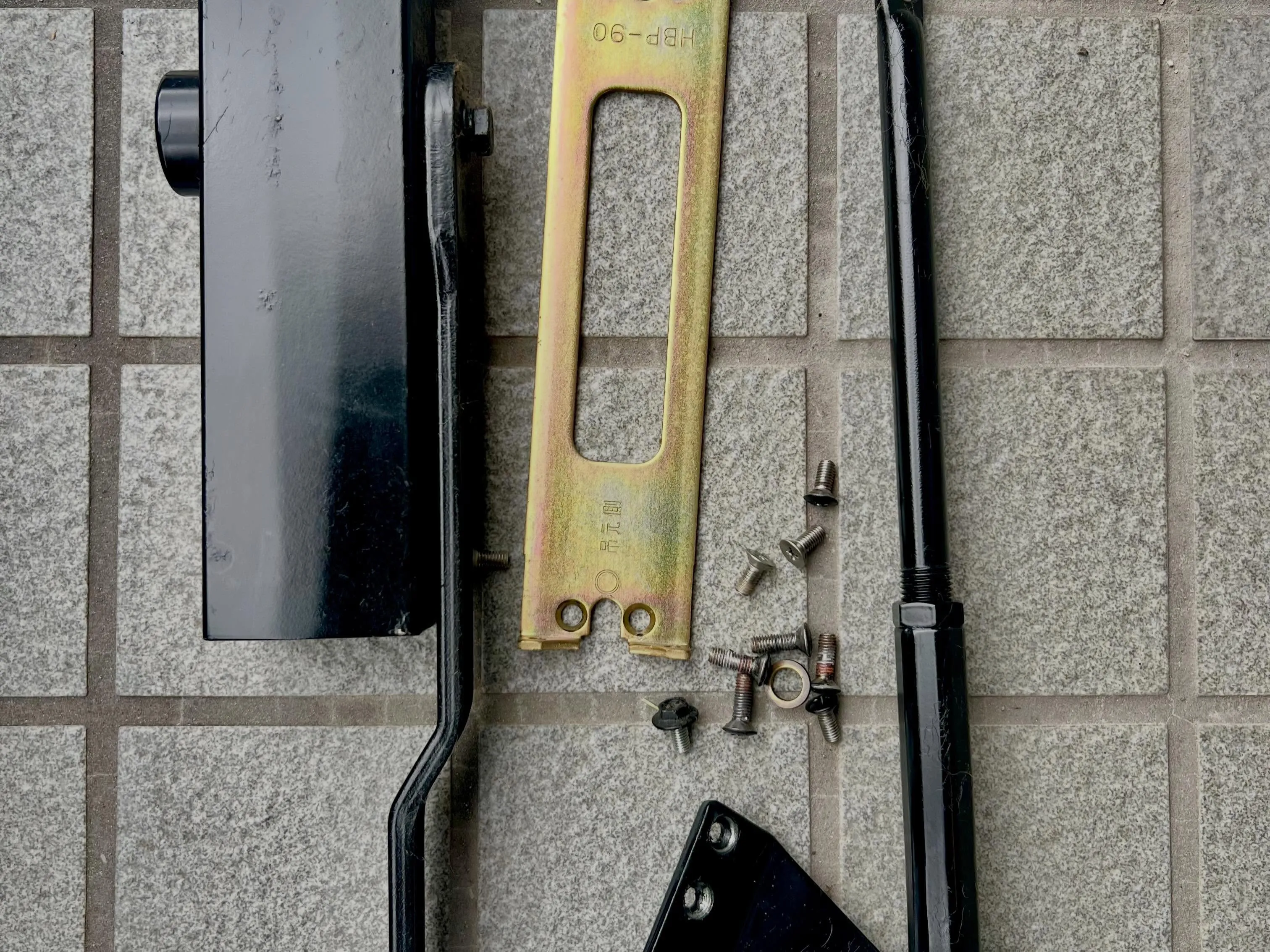 🔧【ドアが最後だけ大きな音で閉まる原因は？30年使用したドア...