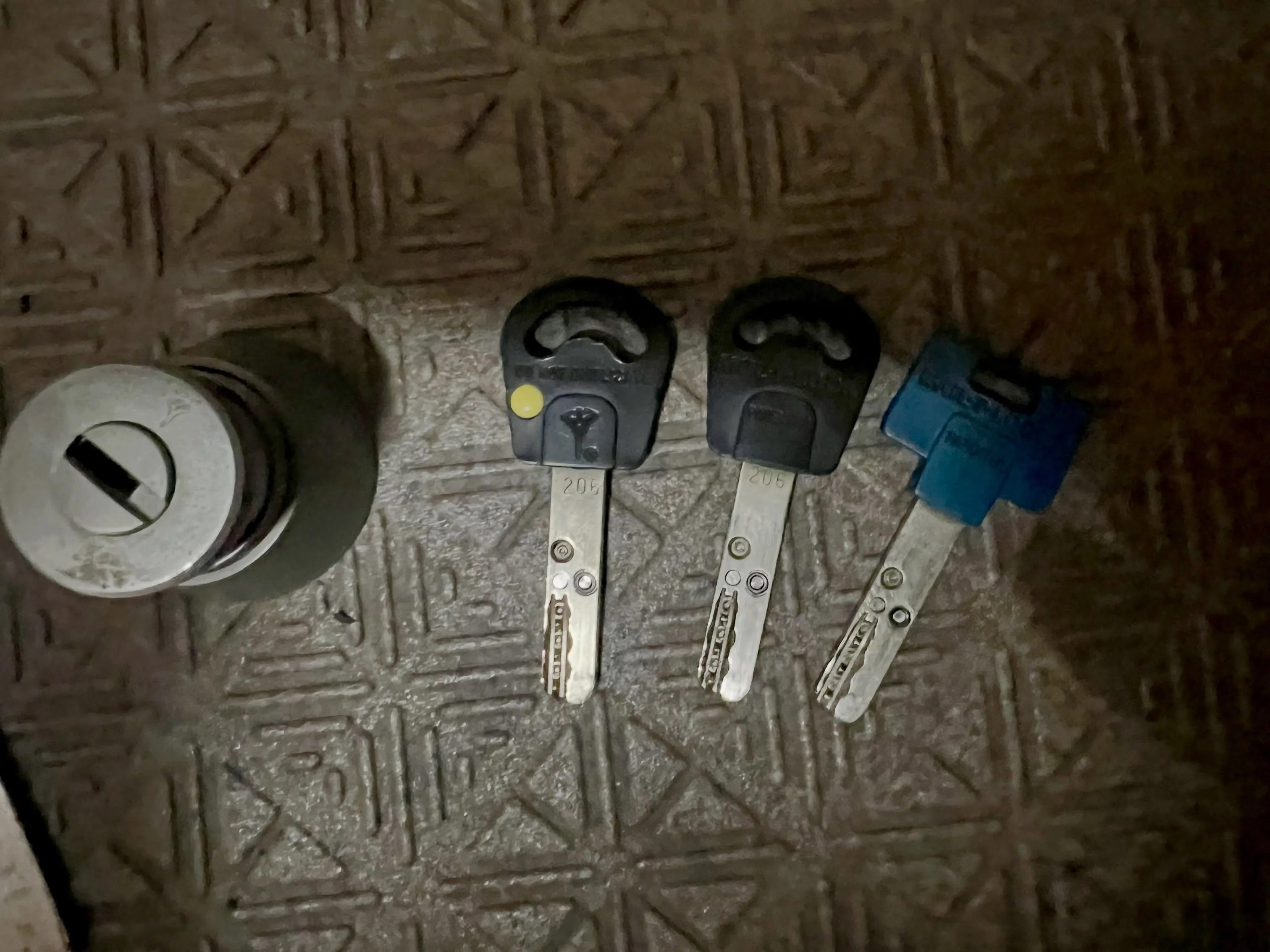 【刺さらないMUL‑T‑LOCKを救出し、KABA Ace3...