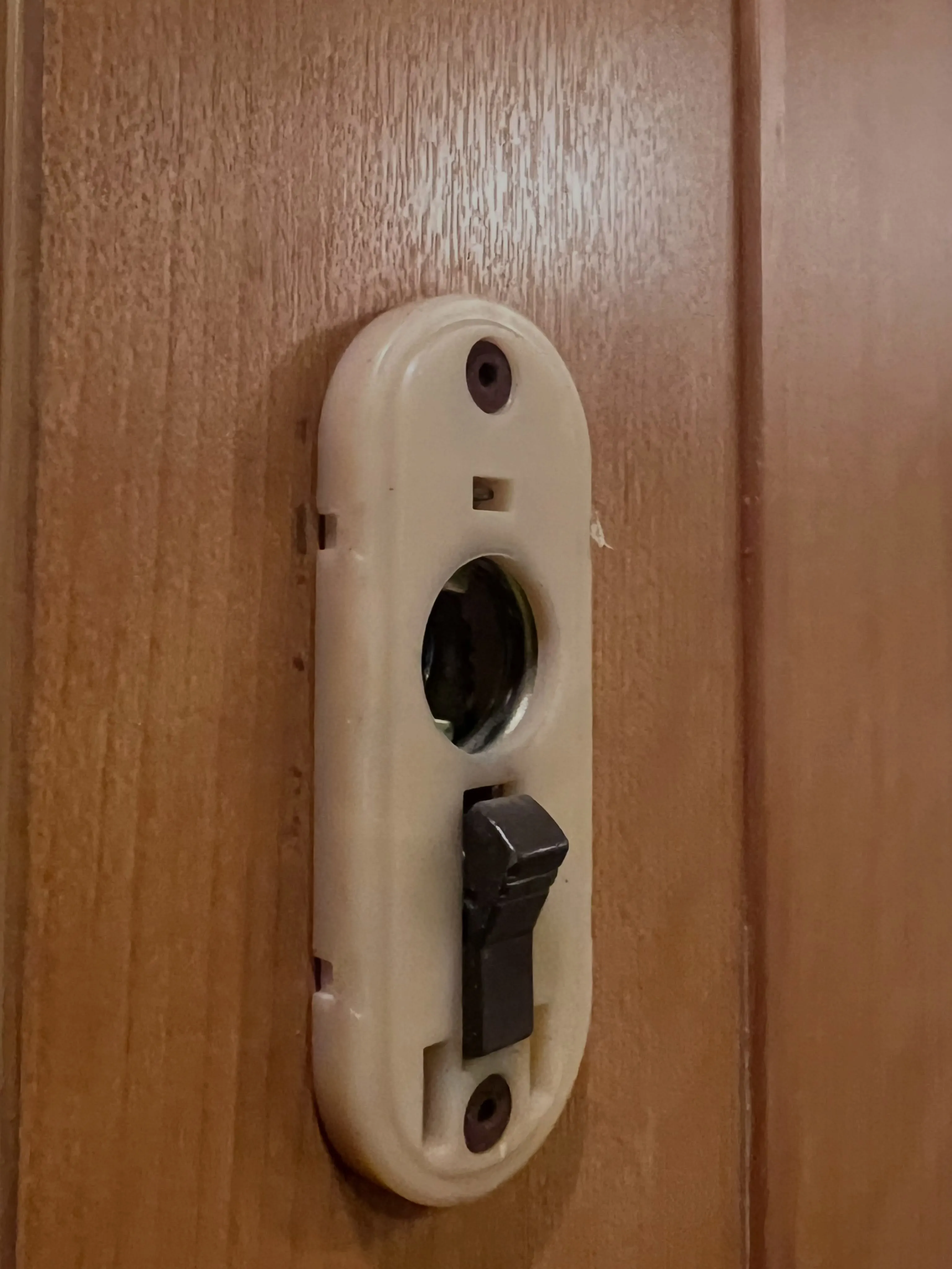 【トイレの鍵が外れそう…内部ネジの緩みを修理で解決しました。