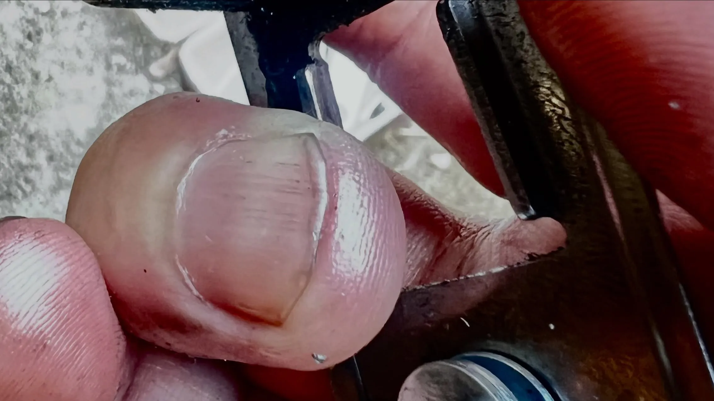 【引戸のかかり悪い原因は鍵ではなく扉のズレ、離れで起きていた...