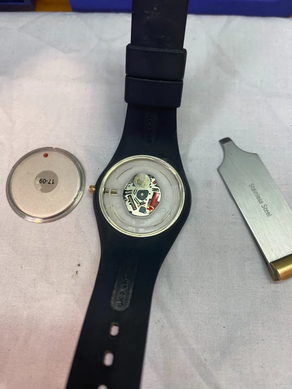 【今朝止まってしまったICE-WATCH、電池交換しました】