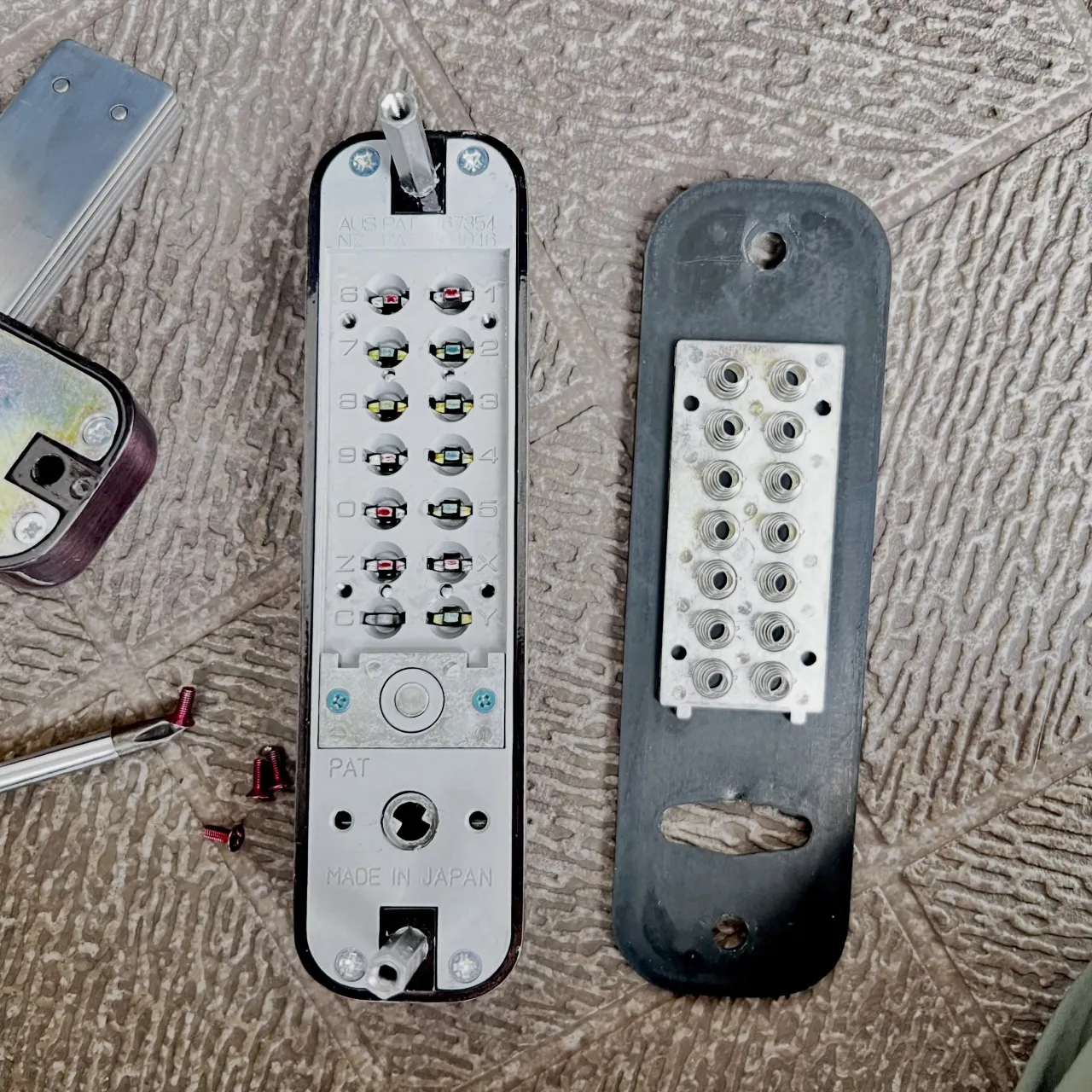 【鍵の防犯対策】デジタルなのに完全アナログ?暗証番号式キーの...